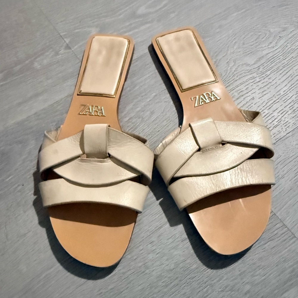 Zara Women's Beige Sandals